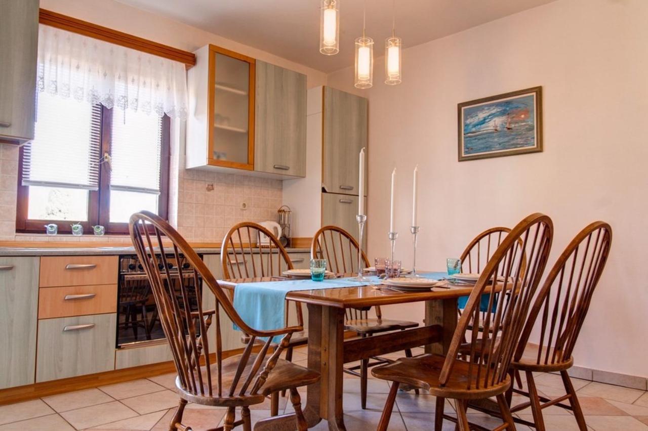 Malinska Apartment 1 Sveti Anton  Buitenkant foto