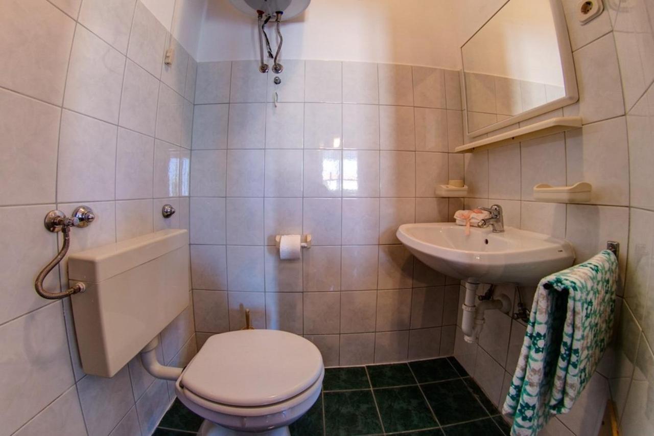Malinska Apartment 1 Sveti Anton  Buitenkant foto